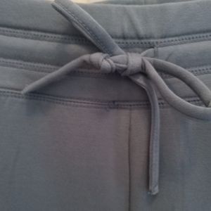 NEW.  32 Degrees COOL SLACKS.  SLATE GREEN.  SIZE MEDIUM